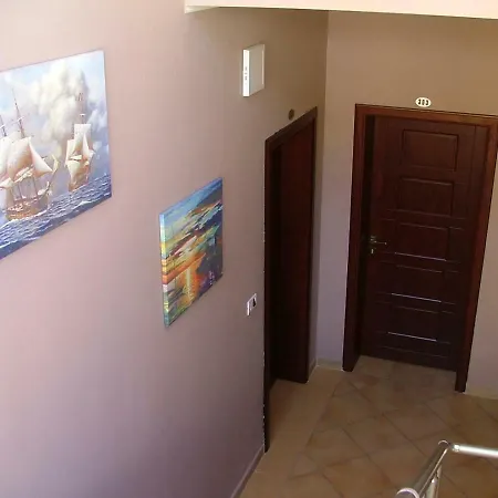 Dollari Hotel