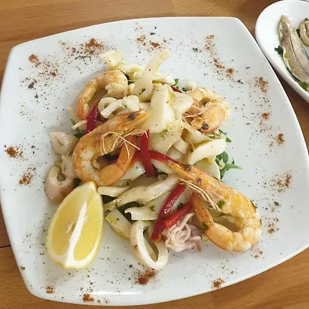 Dollari Ξενοδοχείο 3*