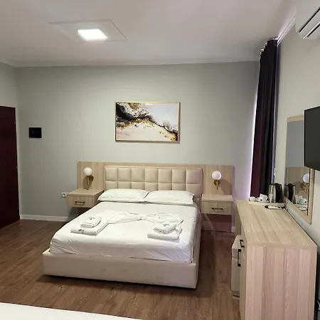 Hotel Dollari Kryemedhej