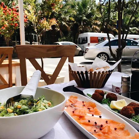 Ξενοδοχείο Dollari Kryemëdhej