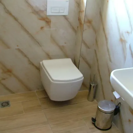 Dollari Ξενοδοχείο